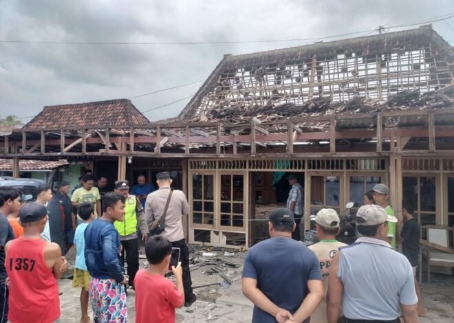 Ledakan Petasan Gegerkan Warga Tambirejo Grobogan, Rumah dan Kendaraan Rusak