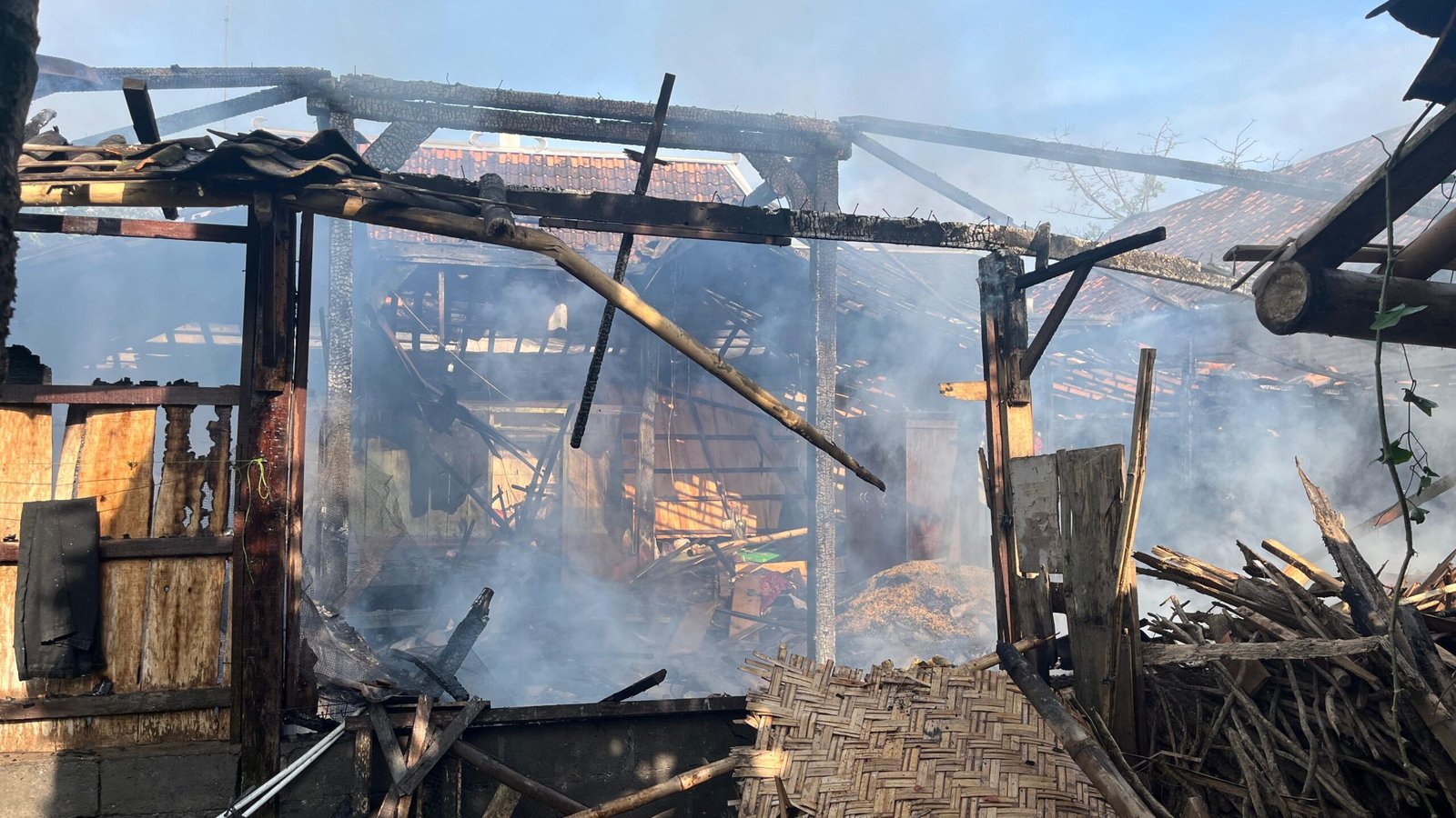 Rumah Petani di Candisari Purwodadi Ludes Terbakar, Diduga Akibat Korsleting Listrik