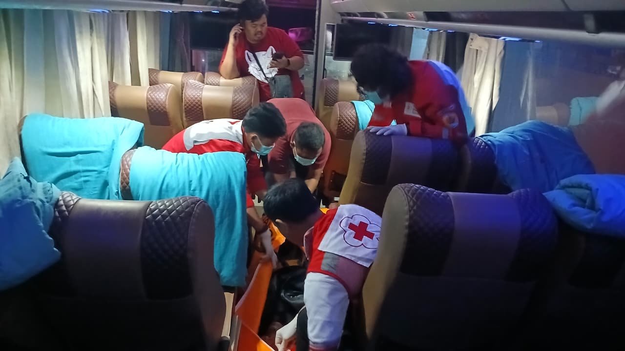 Penumpang Bus Garuda Mas Ditemukan Meninggal di Garasi Purwodadi, Diduga Serangan Jantung