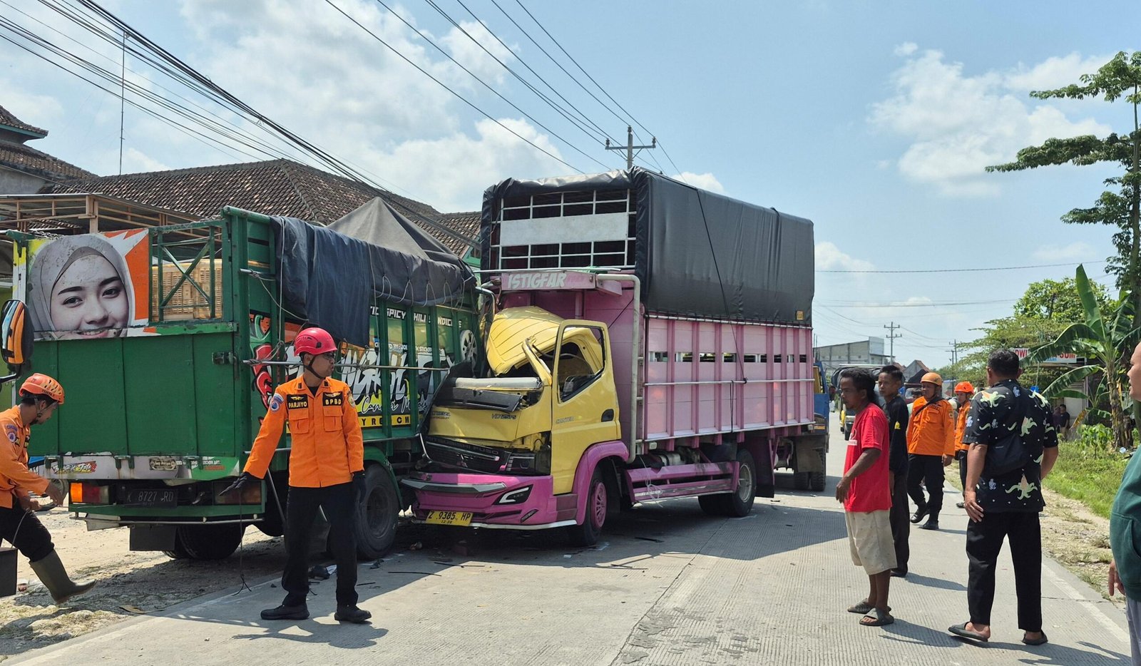 Dua Truk dan Motor Terlibat Lakalantas di Jalan Purwodadi–Blora, Lima Orang Dilarikan ke Rumah Sakit