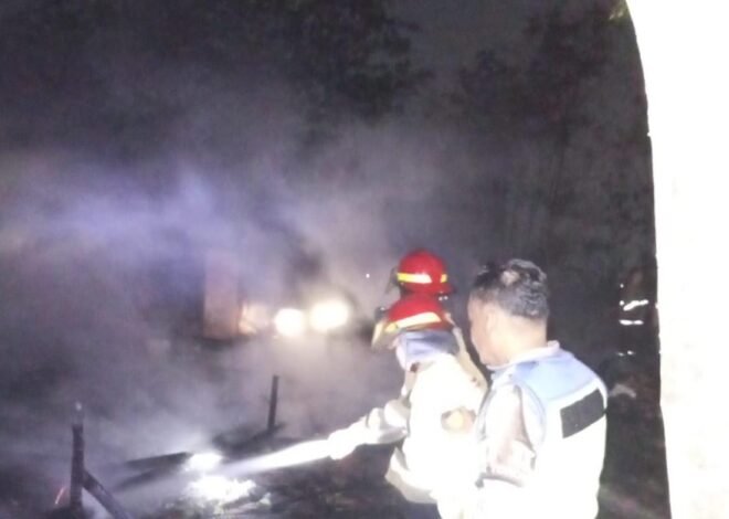 Diduga Korsleting Listrik, Rumah Kayu dan Kandang Sapi di Dimoro Terbakar, Kerugian Rp115 Juta